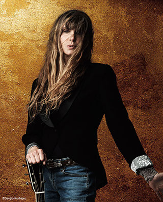 Blues guitartist Rory Block will be headlining the faculty at Folk College 2016